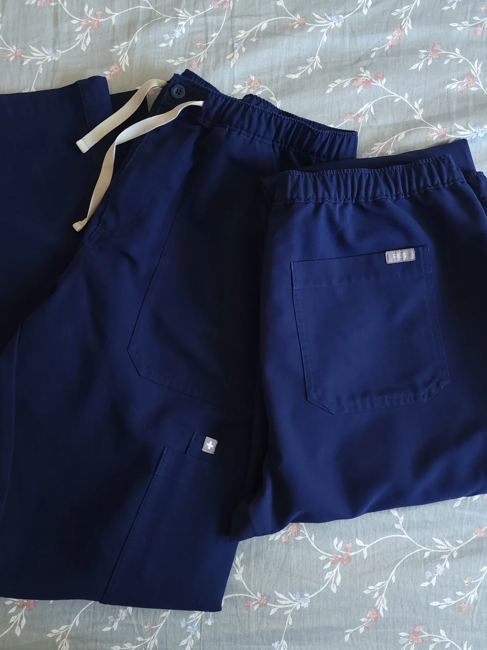FIGS Men's Cairo Cargo Straight Leg Scrub Pants Navy Blue Size Large - Lot of 2